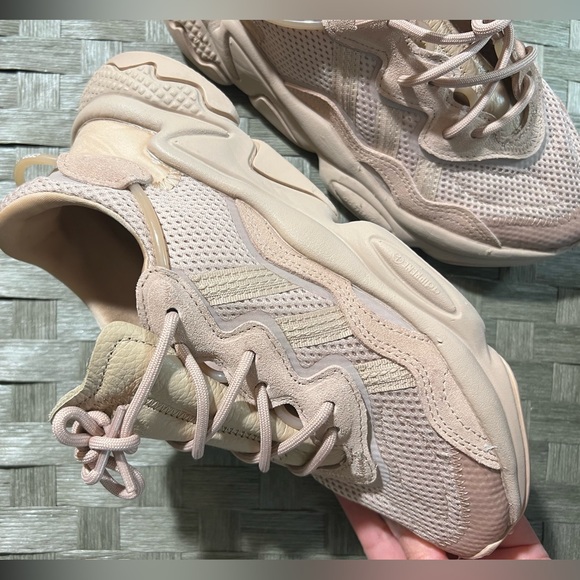 Adidas OZWEEGO 'ASH PEARL’ - Picture 6 of 7